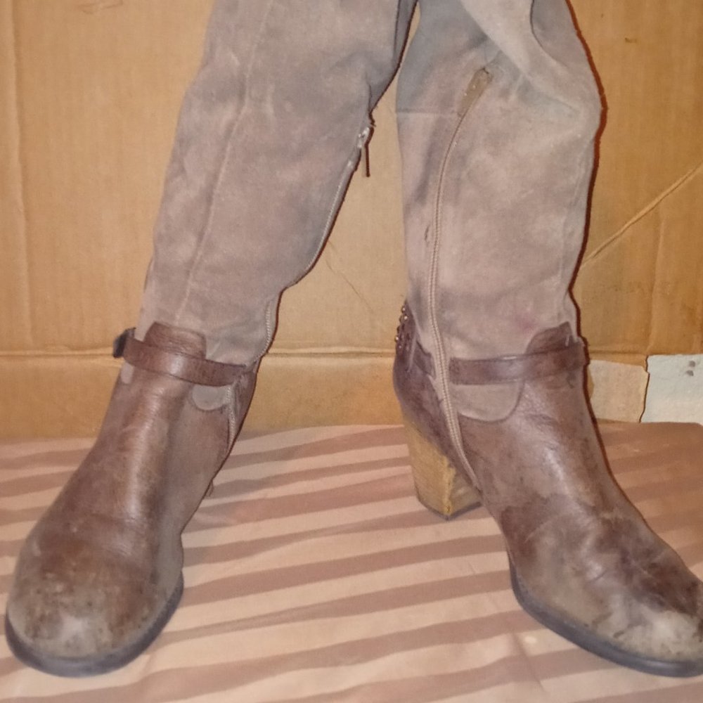 Naturalizer Suade Boots